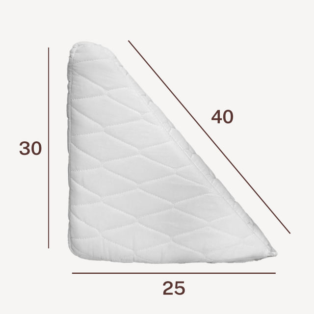 Almohada 2025 triangular comodin